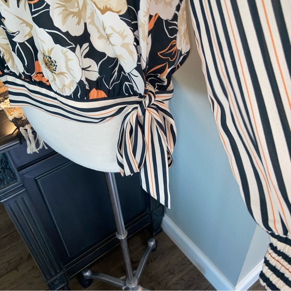 CAbi 4043 Enchant Blouse - Picture 4 of 4